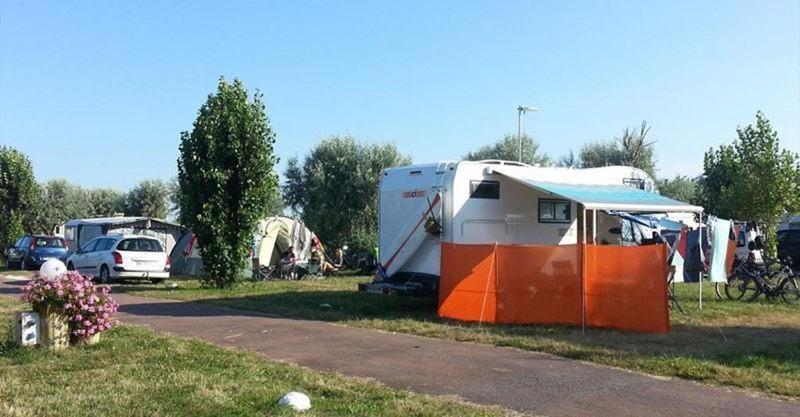 Camping Phare Ouest Saint-Denis-dʼOléron Exterior foto