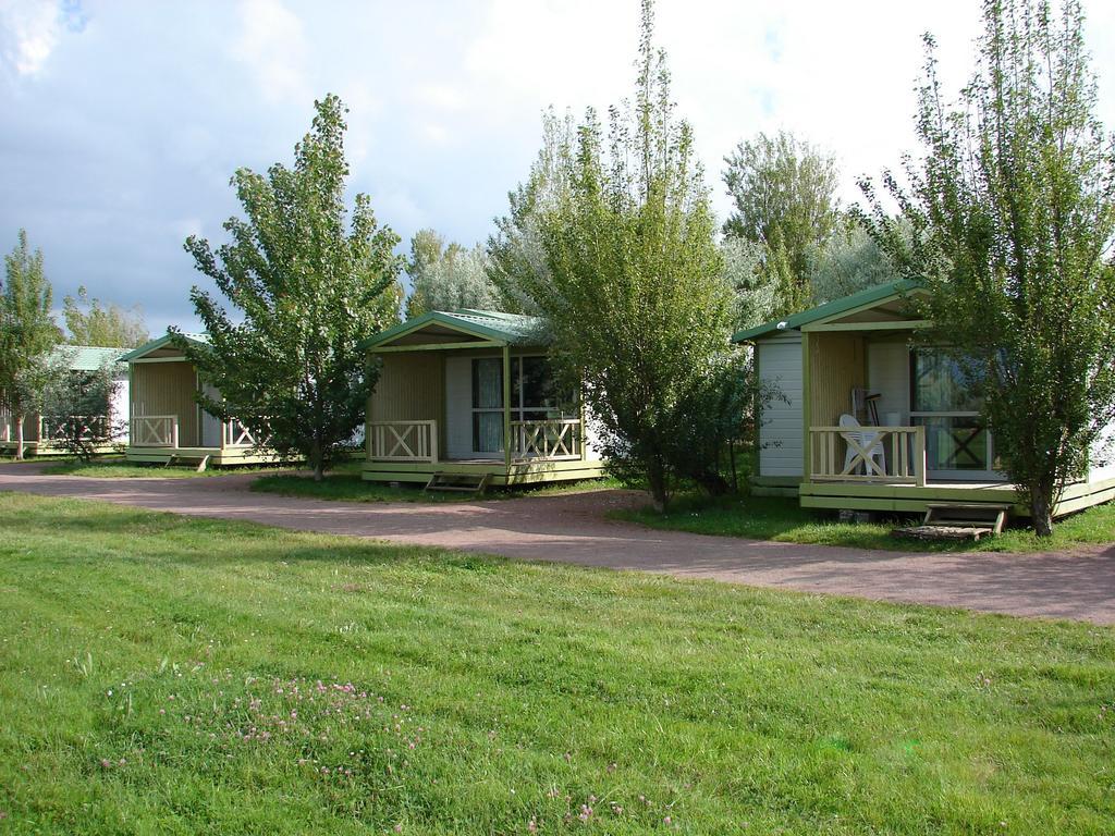 Camping Phare Ouest Saint-Denis-dʼOléron Exterior foto